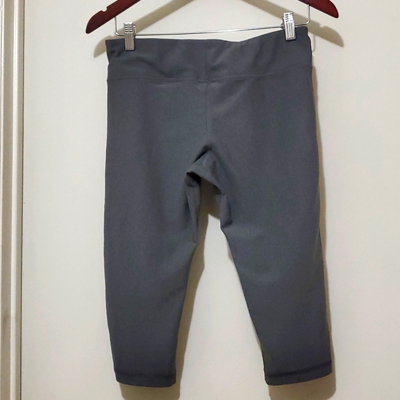 Under Armour Womens Compression HeatGear Below Knee Leggings Gray Sz MD - Picture 3 of 5